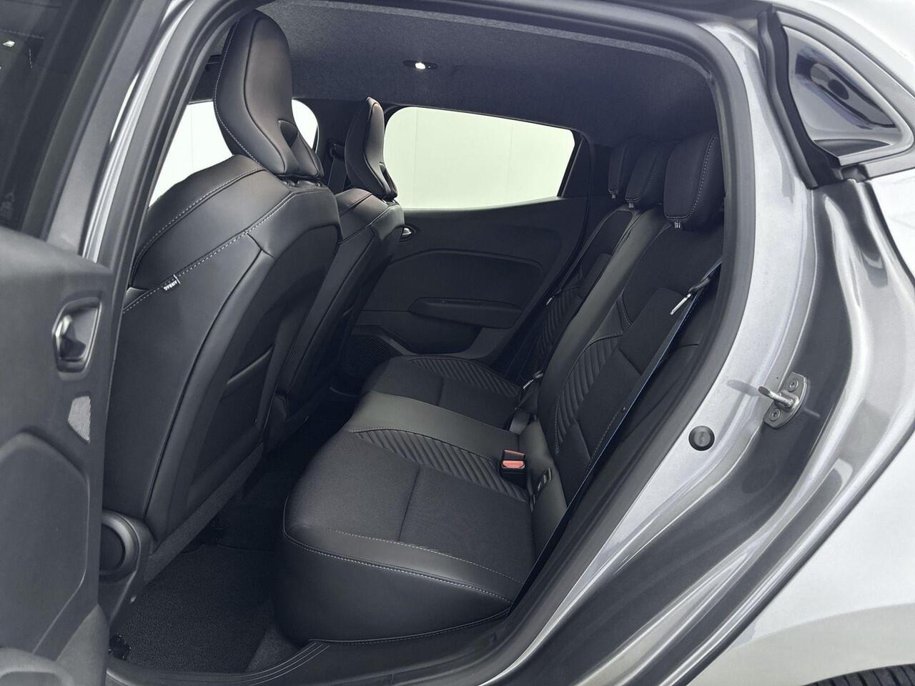 Renault CLIO 1.6 E-Tech Full Hybrid 145Pk esprit Alpine | Navigatie | Draadloze Carplay | Parkeersensoren & Camera | Stoel & Stuurverwarming | MultiseSense | Privacy Glass |