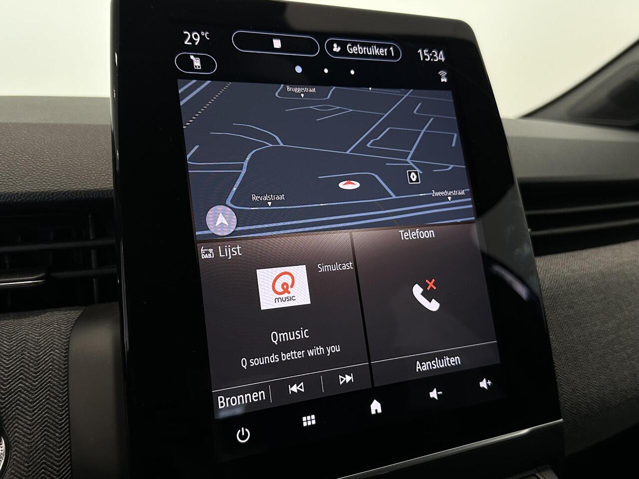 Renault CLIO 1.0 TCe 90 Techno | Navigatie 9,3" | Climate Control | Cruise Control | Draadloze telefoonlader | Lichtmetalen velgen 17" | Parkeersensoren achter en achteruitrijcamera