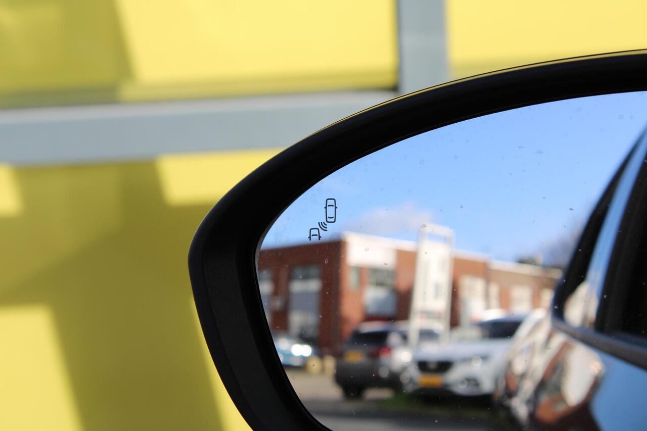 Renault CLIO 1.6 E-Tech Full Hybrid 145 techno / PACK CITY PREMIUM / PACK NAVIGATION TECHNO / PACK DRIVING & SAFETY