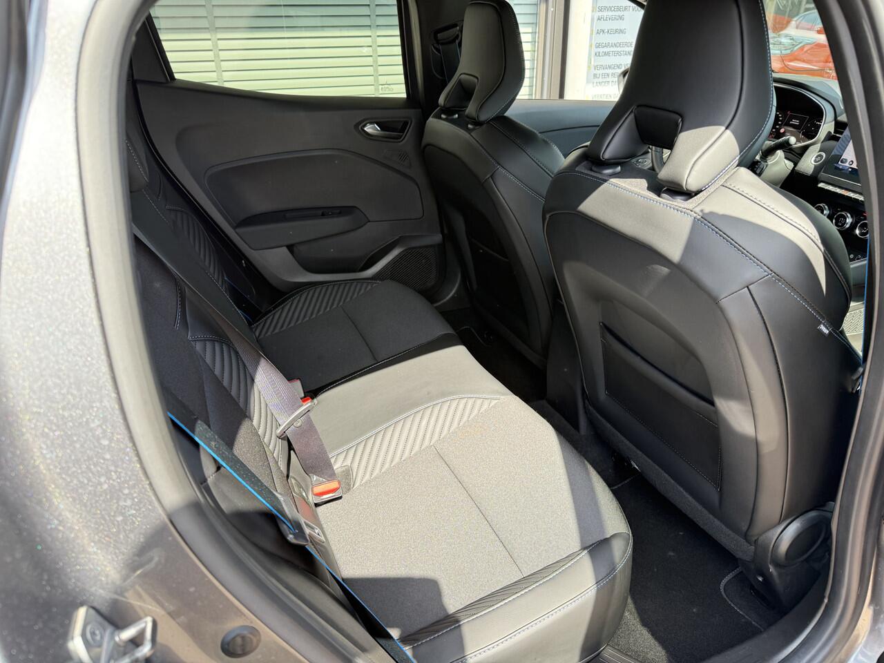 Renault CLIO Esprit Alpine Tce 90 | dodehoek | adaptieve cruise | 17" velgen | tijdelijk gratis Top Afleverpakket twv Eur 695