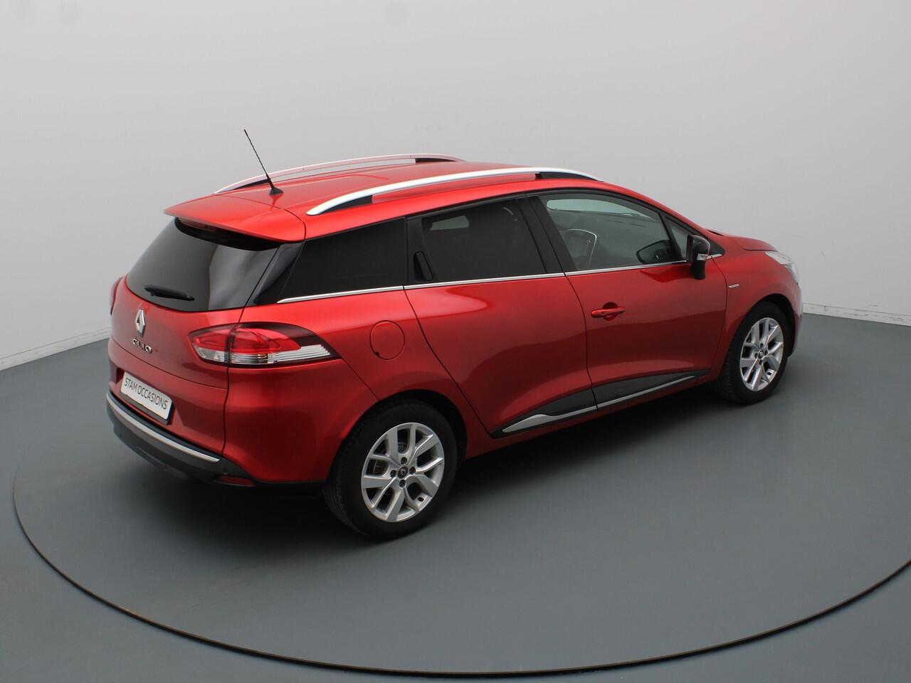 Renault CLIO Estate TCe 90pk Limited Airco | Cruise | Carplay | Parkeersens. achter