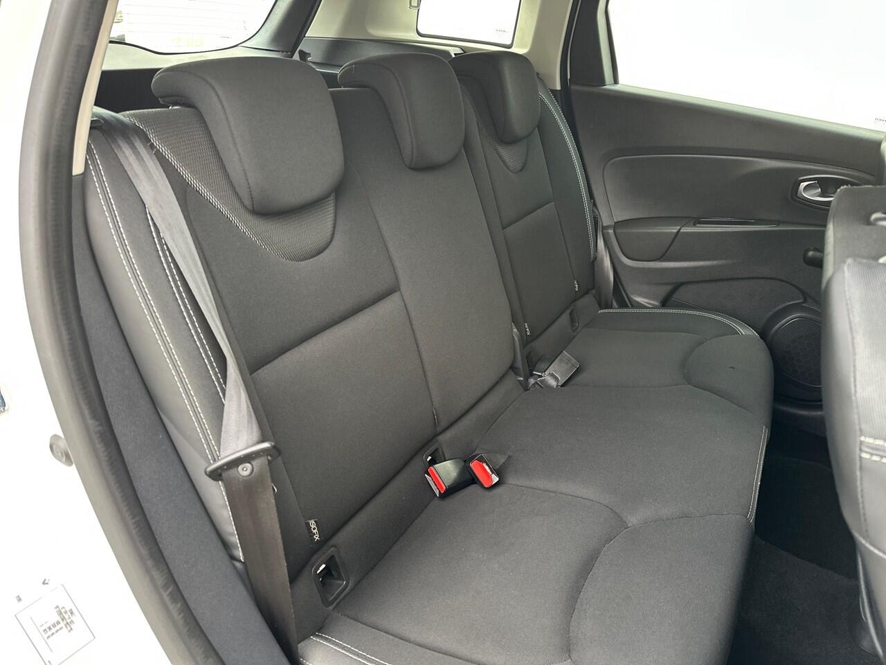 Renault CLIO Estate 0.9 TCe Zen SENSOREN ACHTER / CRUISE / STOELVERWARMING