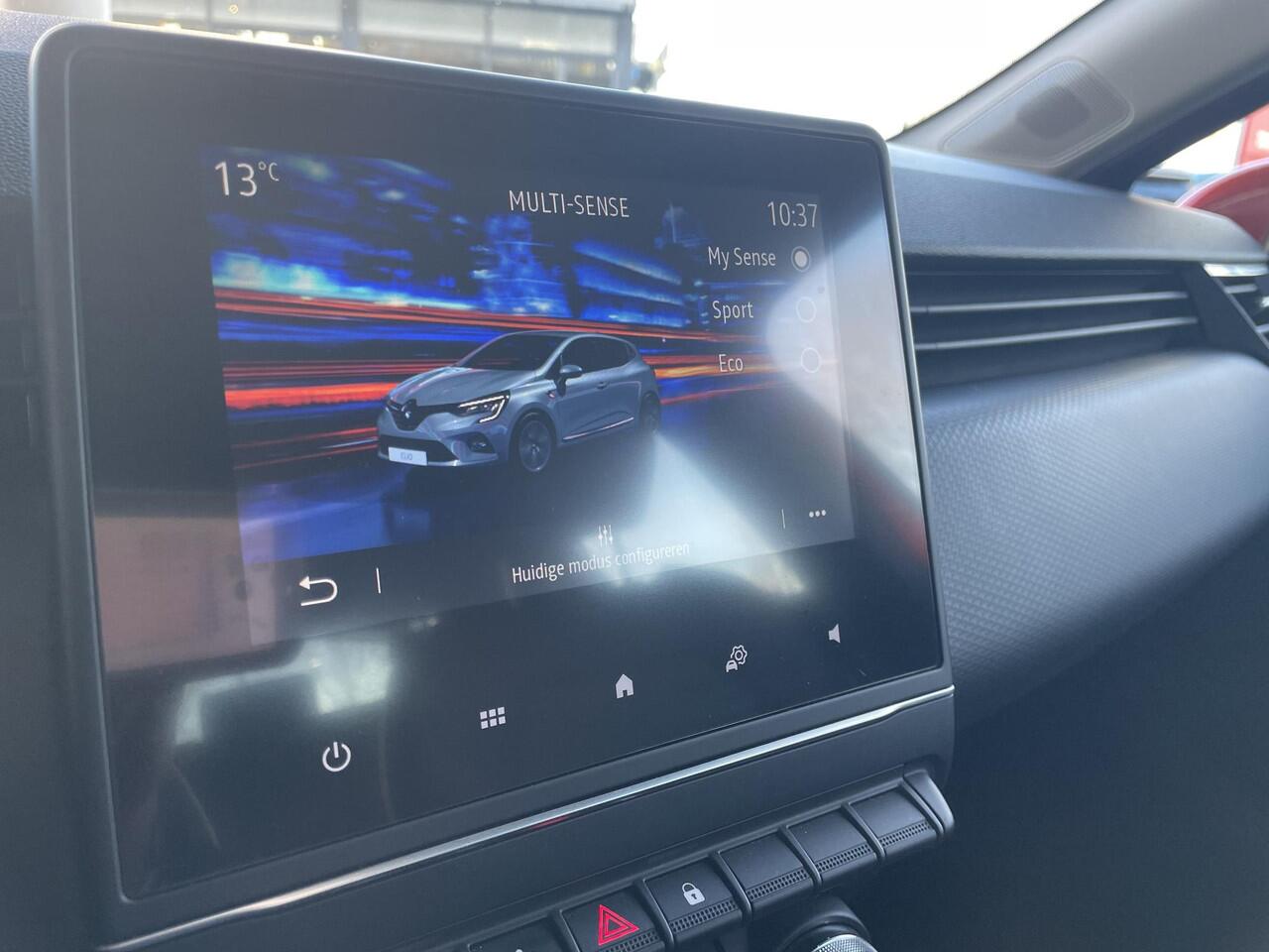 Renault CLIO 1.0 TCe Intens / PDC + CAMERA / CLIMATE CONTROL / NAVIGATIE / APPLE & ANDROID CARPLAY