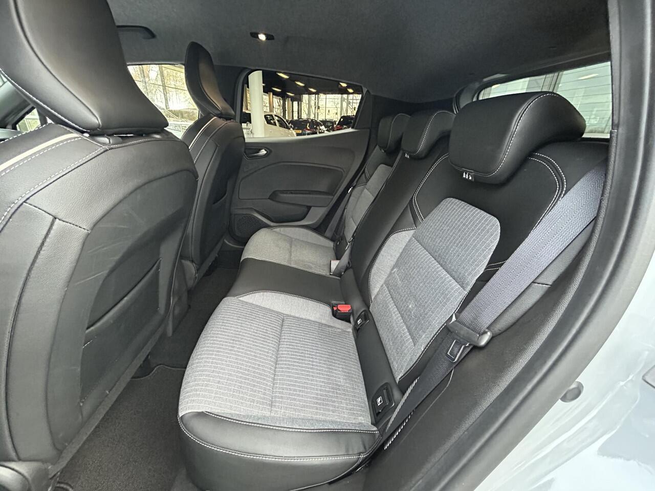 Renault CLIO 1.6 E-Tech Full Hybrid 145 techno | 360° Camera | Navigatie | Carplay/Android | All-Season