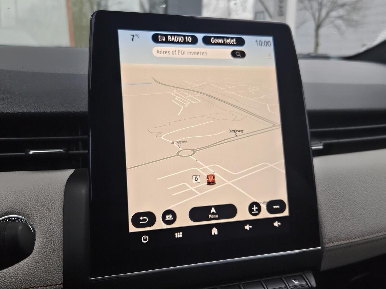 Renault CLIO 1.6 E-Tech Hybrid 140PK Initiale Paris / BOSE Premium Audio / Lederen Bekleding / Stoel & Stuurverwarming / Apple Carplay & Android Auto / All Season Banden / Trekhaak / Navigatie / Achteruitrijcamera /