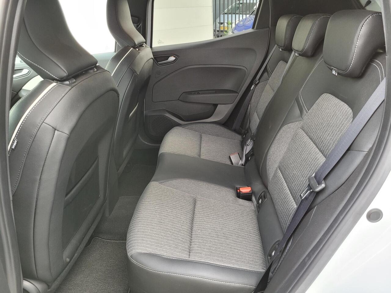 Renault CLIO 1.6 E-Tech Hybrid 145 Techno | Camera | Navigatie | 16" Lichtmetalen Velgen | Dealer Onderhouden