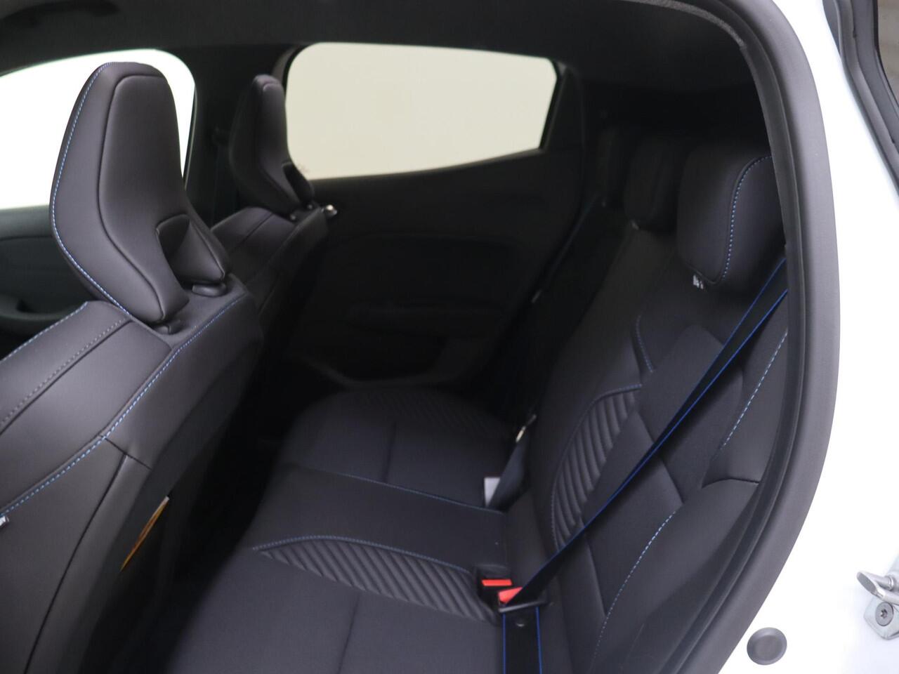 Renault CLIO 1.6 E-Tech Full Hybrid 145 PK esprit Alpine | Pack Premium Sound BOSE | Pack Winter | Pack City Premium | Lichtemaal 17 inch