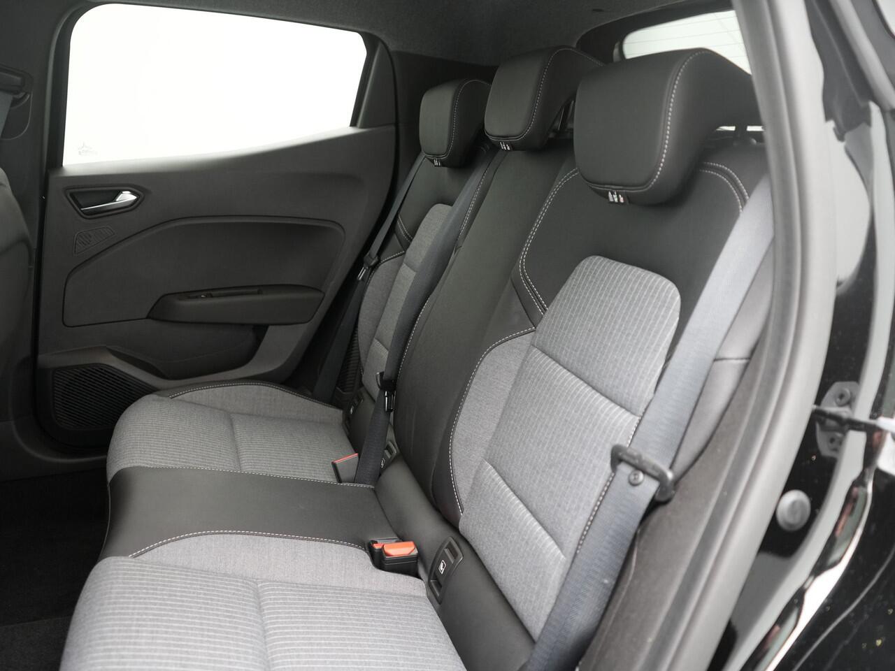 Renault CLIO 1.6 E-Tech Full Hybrid 145 techno - Pack Winter - Pack Navigation -