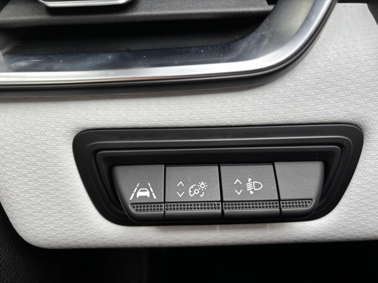 Renault CLIO 1.6 E-Tech Hybrid 145 Techno AUTOMAAT / NAVIGATIE incl. APPLE & ANDROID CARPLAY / CLIMATE CONTROL / PARKEERSENSOREN EN CAMERA / KEYLESS ENTRY