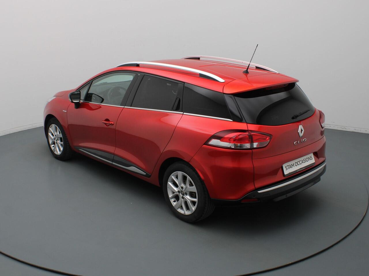 Renault CLIO Estate TCe 90pk Limited Airco | Cruise | Carplay | Parkeersens. achter