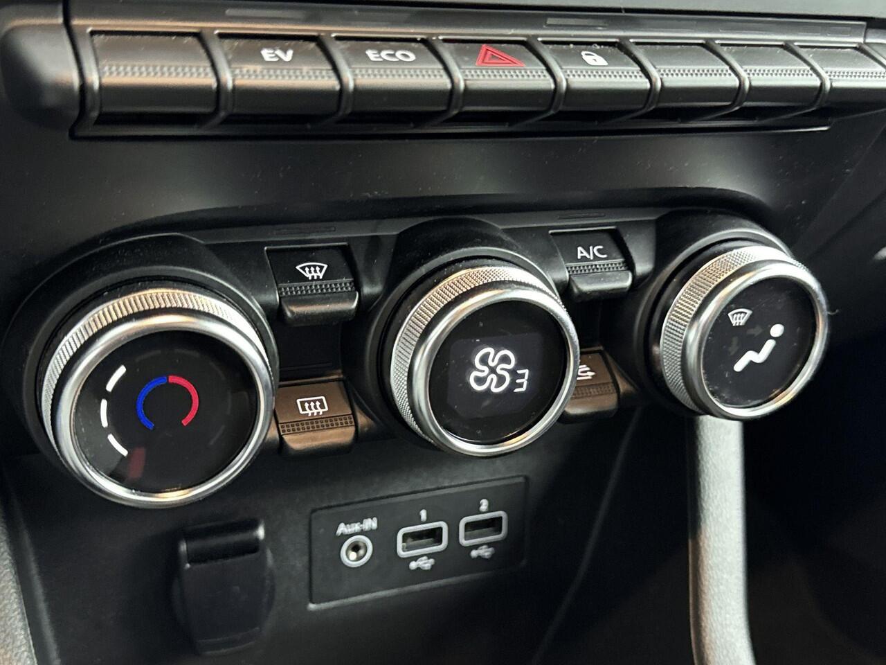 Renault CLIO 1.6 E-Tech Hybrid 140 Zen | Apple Carplay & Android Auto | Trekhaak | Airco | Parkeersensoren achter | Cruise Control | LED Koplampen