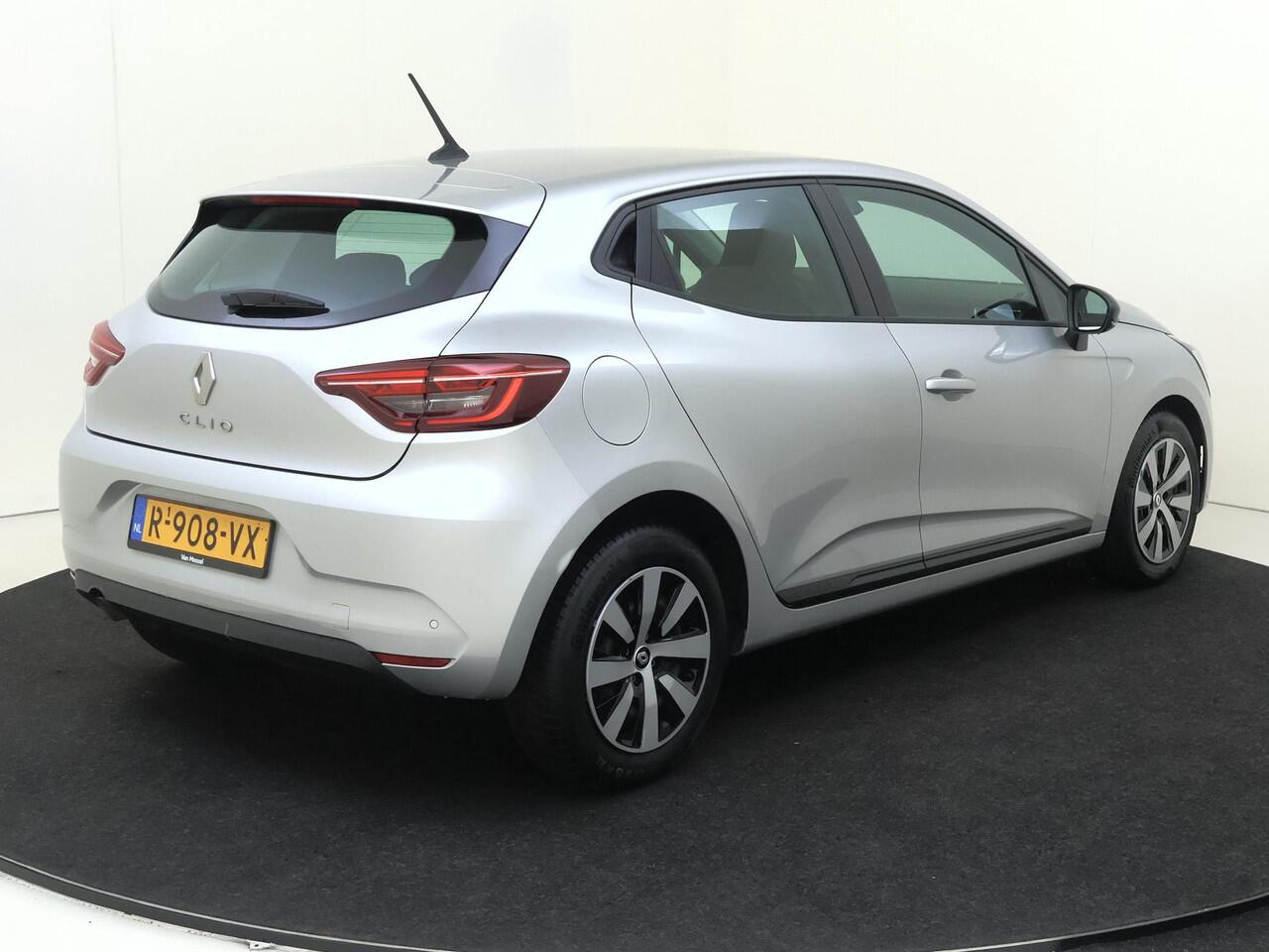 Renault CLIO 1.0 TCe 90PK Equilibre | All-Seasonbanden | Full-Map Navigatie | PDC Achter | Licht- & Regensensor | LED-Verlichting | Cruise Control & Snelheidsbegrenzer | Apple Carplay & Android Auto | Lane Assist