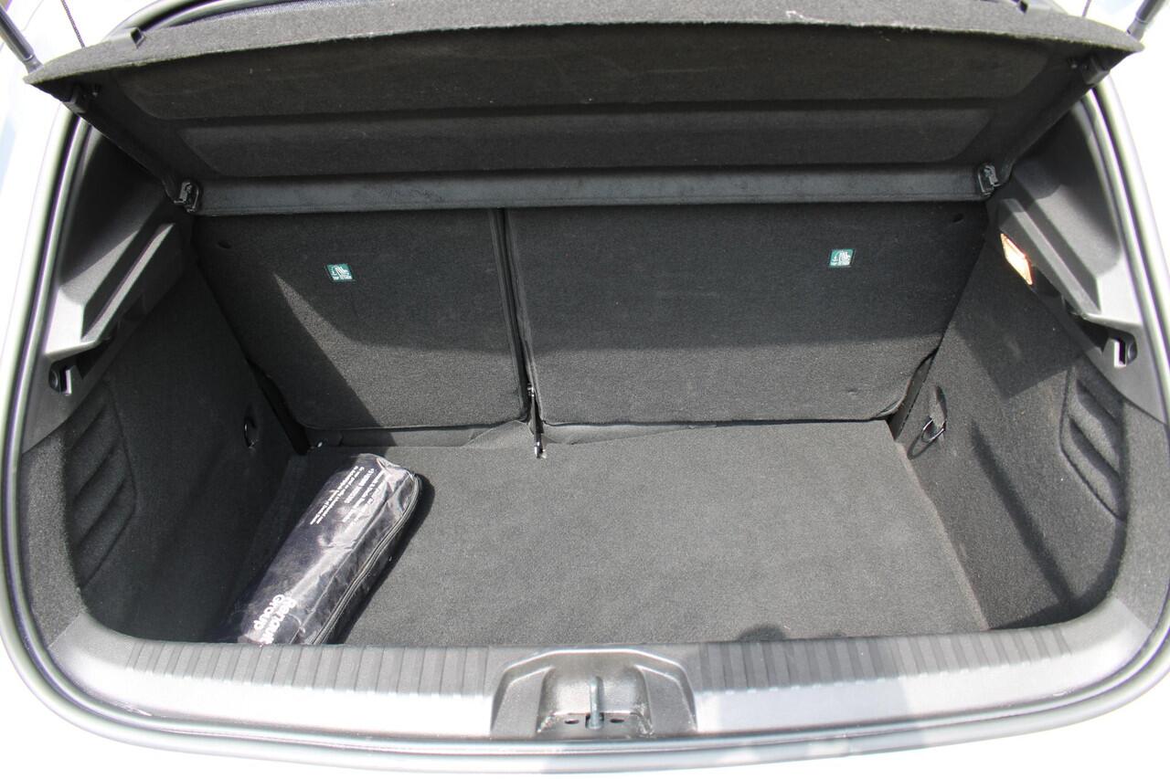 Renault CLIO 1.0 TCe 90 GPF techno | Achteruitrijcamera | Apple CarPlay / Android Auto | 17" Lichtmetalen Velgen | Climate Control |