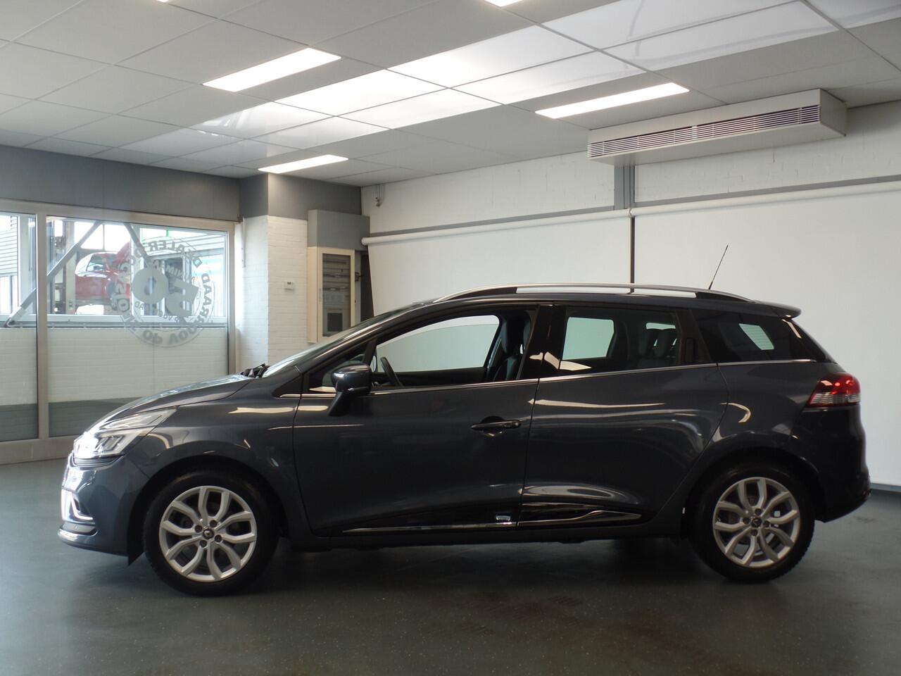 Renault CLIO Estate 0.9 TCe Intens Navigatie, Achteruitrijcamera, Clima controle, Cruise controle, Lm velgen 16'',Elek ramen V/A, Xenon, Pdc, Deels leder/sportstoelen, Full options!! Bovag afleverpakket 695,-