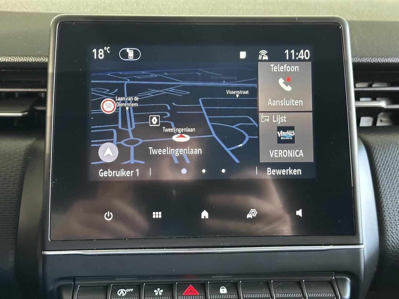 Renault CLIO 1.0 TCe 90 Intens NAVIGATIE | PARKEERSENSOREN ACHTER | CLIMATE CONTROL | LICHTMETALEN VELGEN | PRIVACY GLASS