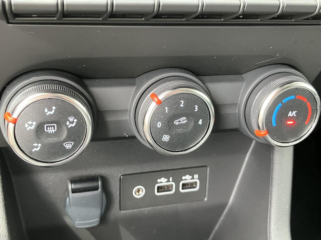 Renault CLIO 1.0 TCe 90 GPF Evolution * LM-Velgen, PDC, Donker Glas, Stoelverwarming, Navigatie, Reservewiel, Cruise Control, Licht/Regensensor, Apple CarPlay/Android Auto