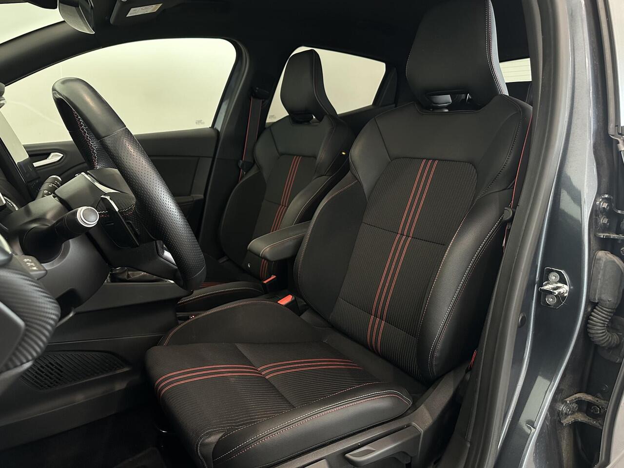 Renault CLIO 1.3 TCe 130 EDC R.S. Line | 360° camera | Navigatie 9,3" | Climate Control | Cruise Control | Lichtmetalen velgen 17" | 1e eigenaar + dealer onderhouden!