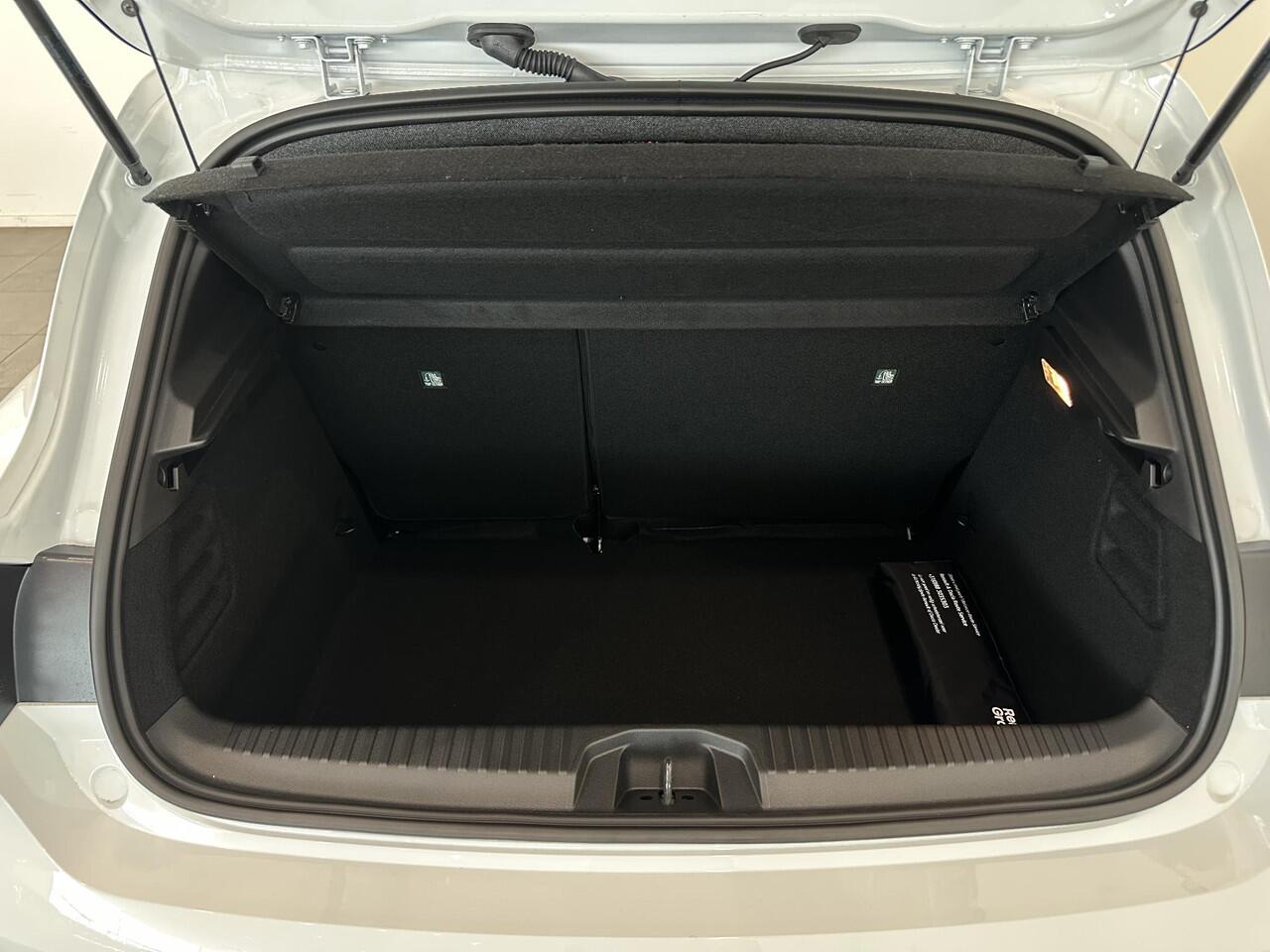 Renault CLIO 1.0 TCe 90 Techno | Navigatie 9,3" | Stoel- en stuurverwarming | Lichtmetalen velgen 17" | Apple Carplay/Android Auto