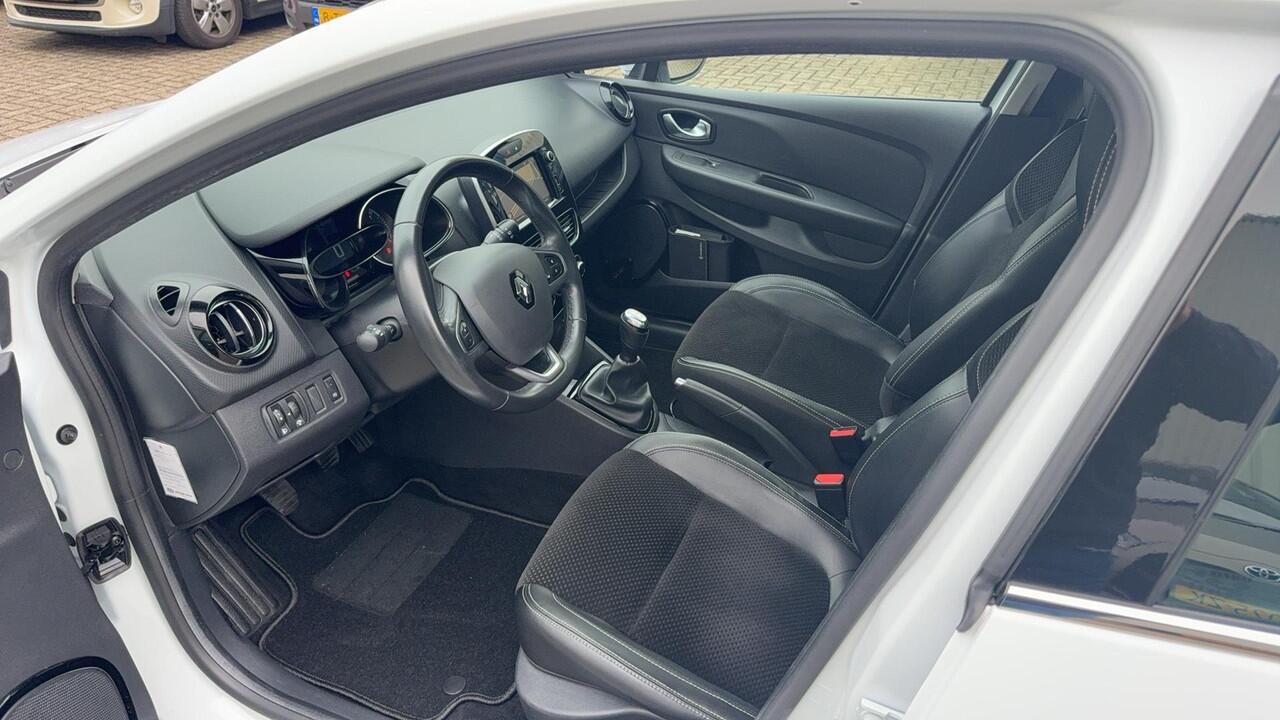 Renault CLIO Estate 0.9 TCe Intens Trekhaak 1/2 Leder Climate Control