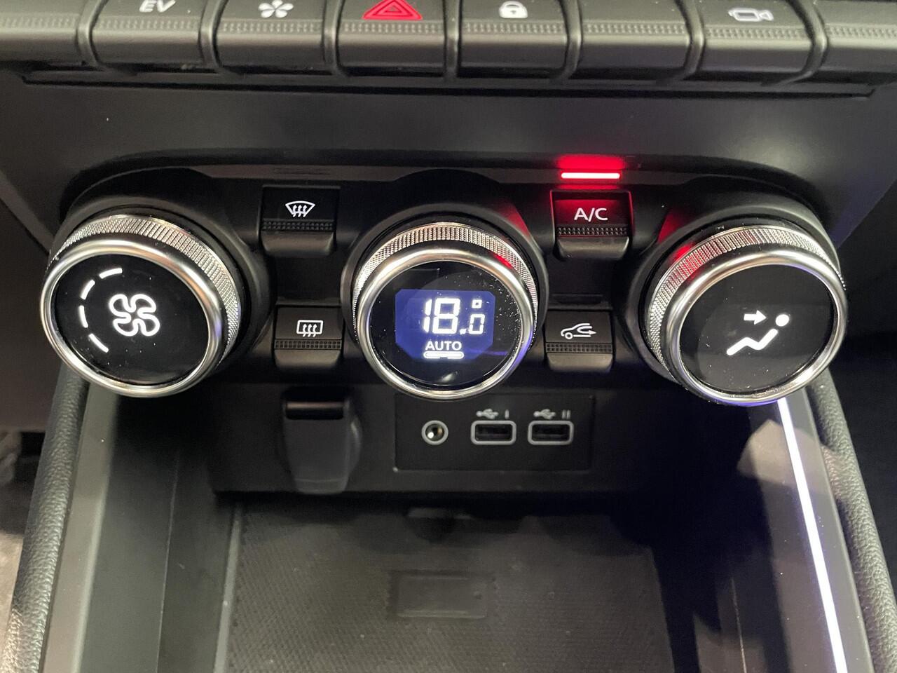 Renault CLIO 1.6 E-Tech Full Hybrid 145 techno | Naviatie | Camera