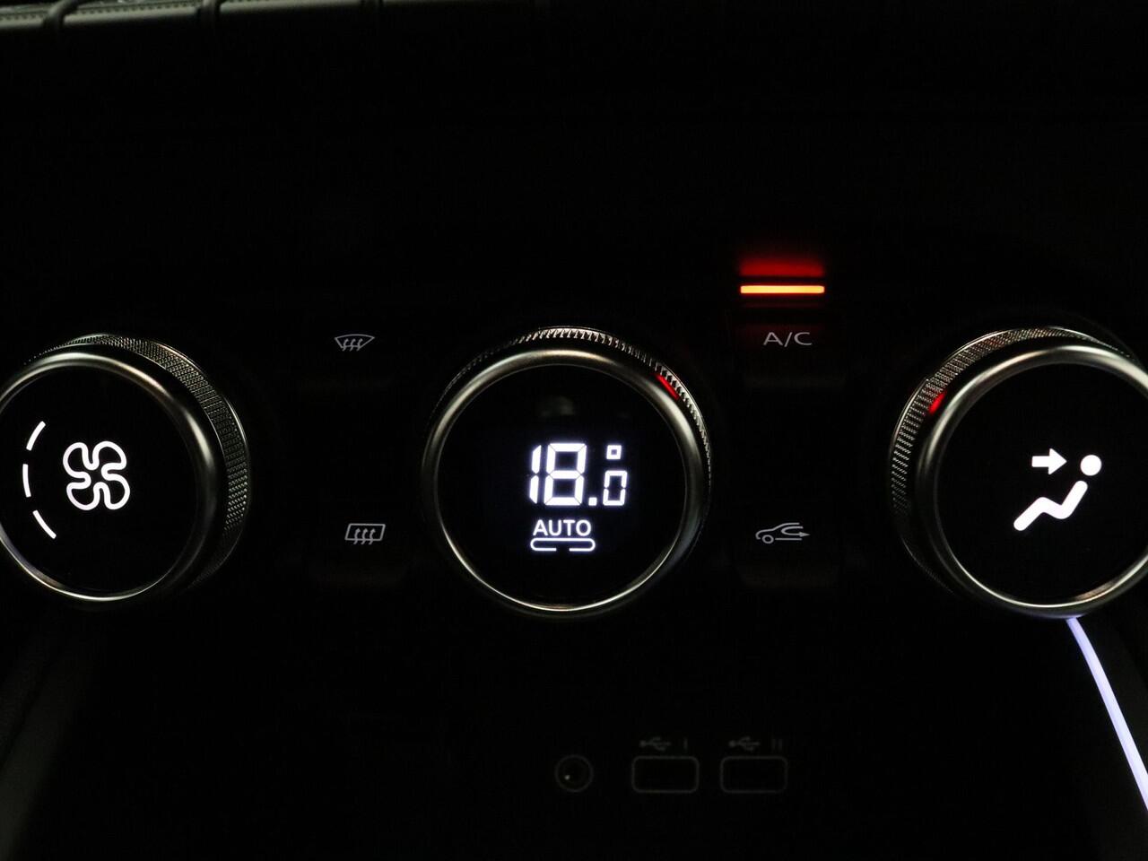 Renault CLIO 1.0 TCe 90 GPF techno Camera | Cruise | Climate | Navi | Parkeersens. achter | Stoel-/stuurverw.