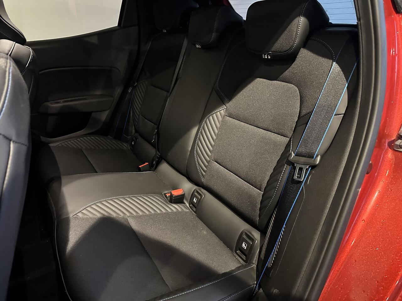 Renault CLIO 1.6 E-Tech Full Hybrid 145 esprit Alpine GROOT SCHERM | 360 CAMERA | ADAPTIVE CRUISECONTROL | BLIND SPOT | CLIMA