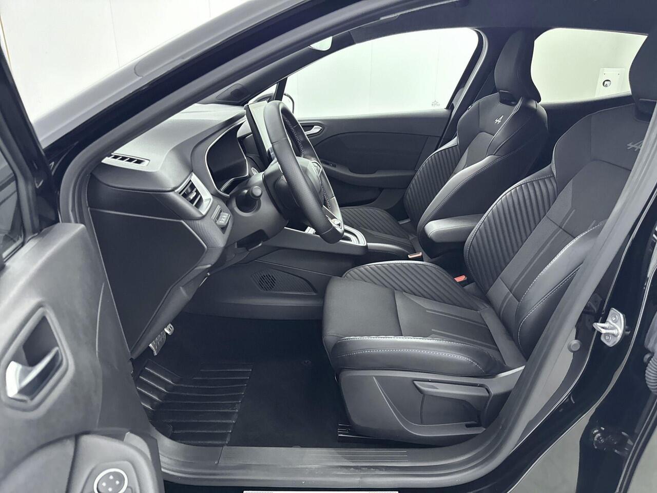 Renault CLIO 1.6 E-Tech Full Hybrid 145Pk esprit Alpine | Navigatie | Draadloze Apple & Android Carplay | Parkeersensoren & 360 Graden Camera | Adaptieve Cruise Control | Keyless Entry | DAB |