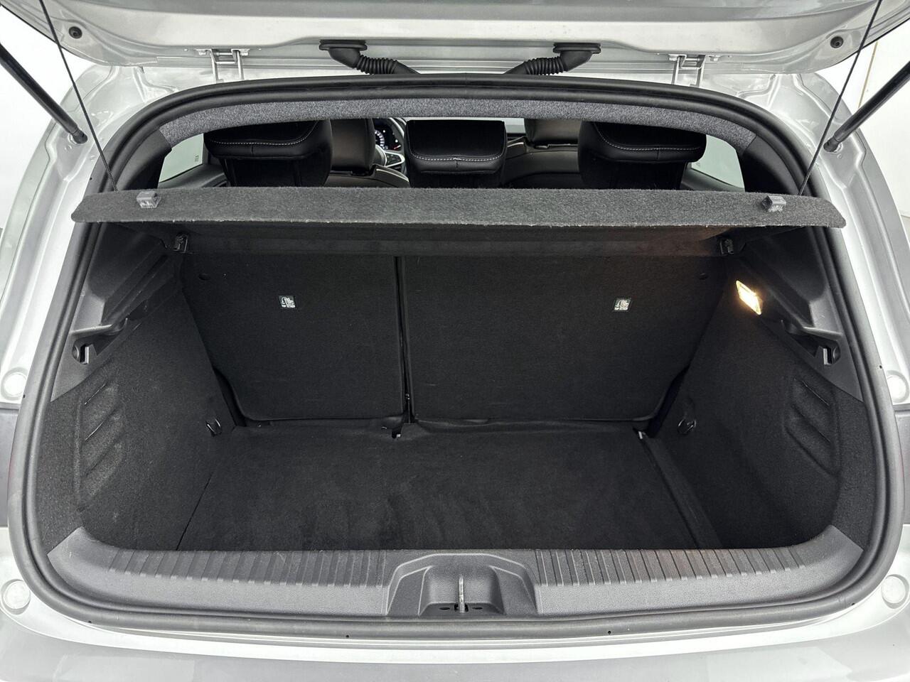 Renault CLIO 1.0 TCe 90Pk Techno | Navigatie | Apple & Android Carplay | Climate Control | Achteruitrijcamera | Parkeersensoren Achter | Privacy Glass | Keyless Entry | Cruise Control & Snelheidsbegrenzer |