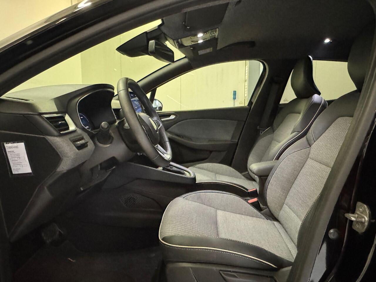 Renault CLIO 1.6 E-Tech Full Hybrid 145 Techno | 360º Camera | Navigatie | Climate Control |