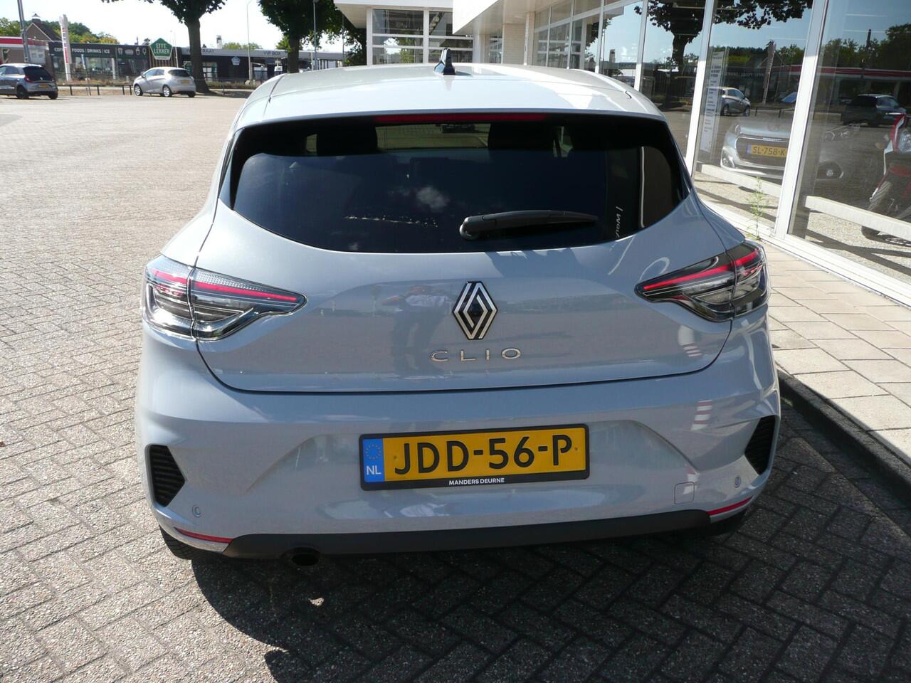 Renault CLIO TCe 90 GPF evolution PACK WINTER/ PACK LOOK (16"LM VELGEN & PRIVACY GLAS)/ RESERVE WIEL/ 4 SEIZOENSBANDEN/ ETC.... DEALER ONDERHOUDEN! 1e EIGENAAR! GRIS RAFALE METALLIC!
