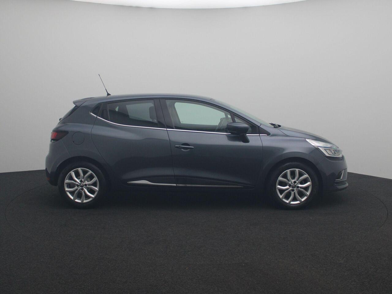 Renault CLIO TCe 90 Intens | Apple CarPlay & Android Auto | Climate control | Lichtmetalen wielen | Parkeersensoren | Metaalkleur | Cruise control |