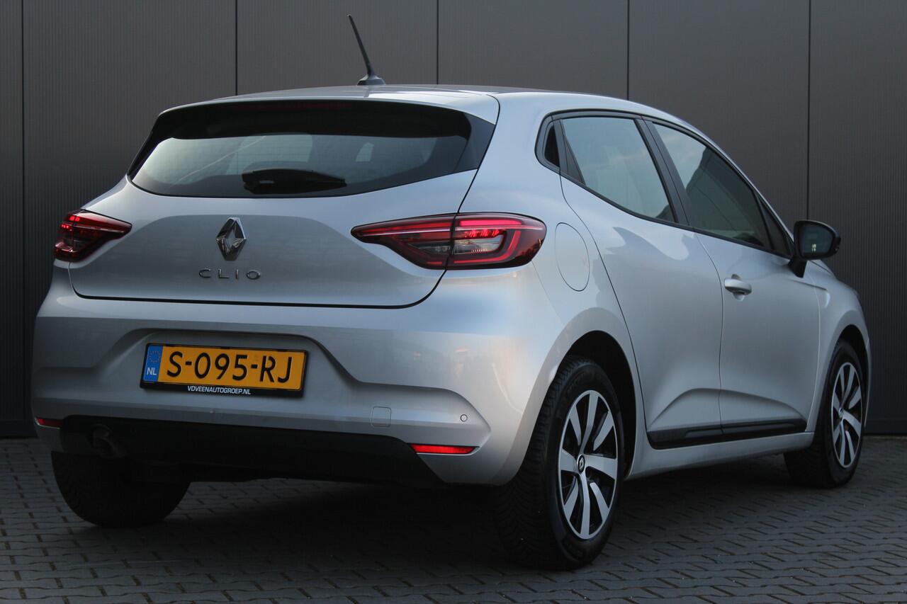 Renault CLIO 1.0 TCe 90 Equilibre | incl. 12 maanden garantie | Parkeersensoren | LED | DAB+ | Navigatie | Cruise control | Airco | Apple carplay | Lane assist | Verkeersbord detectie | Regensensor | Origineel NL auto | Dealer onderhouden |