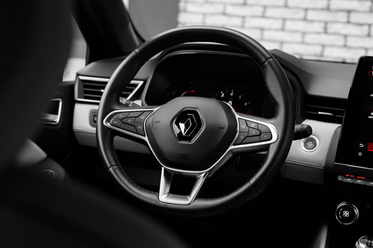 Renault CLIO 1.0 TCe Initiale Paris | navigatie | lederen bekleding | stoelverwarming |