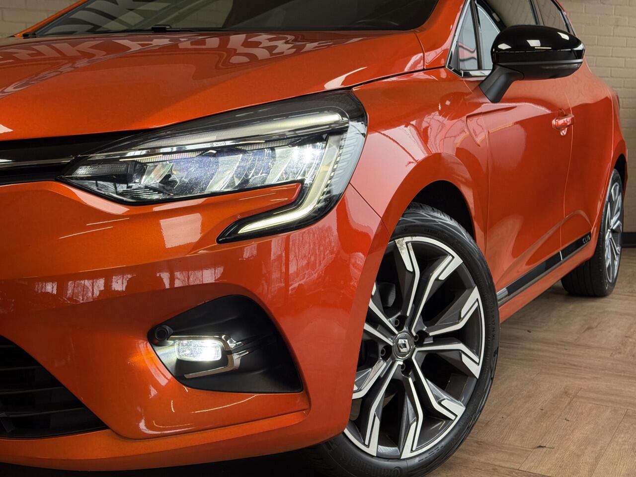 Renault CLIO 1.0 TCe 90pk Automaat | Groot Navi | 360 | 17" | PDC V+A | Stoel & stuur verwarming | Keurig nette auto |