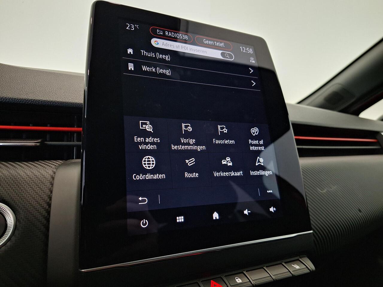 Renault CLIO 1.6 E-Tech Full Hybrid 145 R.S. Line | Navigatie 9,3" | Climate Control | Cruise Control | Stoelverwarming | Parkeersensoren voor, achter en achteruitrijcamera | Apple Carplay/Android Auto