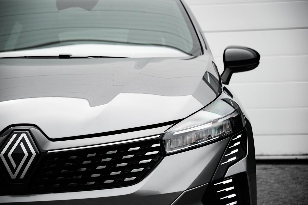 Renault CLIO 1.0 TCe 90 GPF techno | ACTIE AUTO incl. ALL SEASON BANDEN |