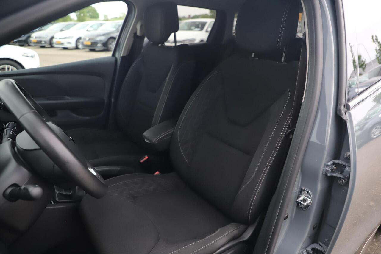 Renault CLIO Estate 0.9 TCe Limited Nardo Grey 16 inch LMV Keyless Navigatie Carplay Airco Cruise Control