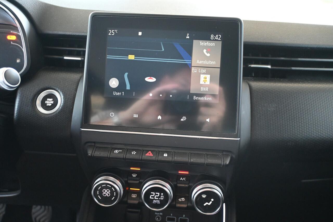 Renault CLIO 1.0 TCe Intens Navigatie Airco Cruise control Trekhaak Achteruitrijcamera 100% Onderhouden! Inruil Mogelijk!