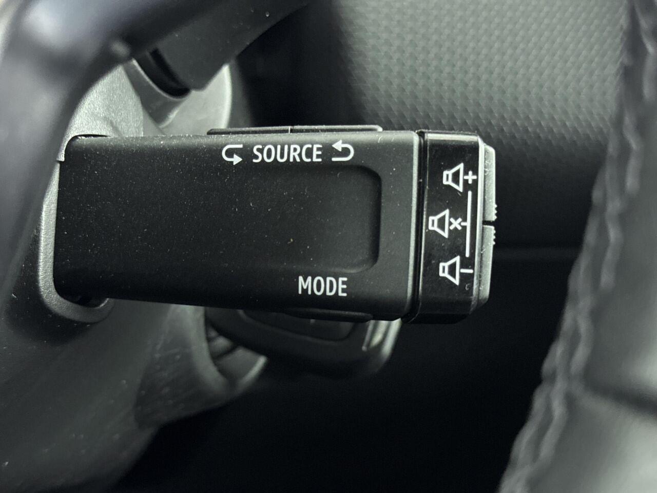 Renault CLIO 1.0 TCe Zen 100PK | Navigatie | parkeersensoren | Cruise control | Airco | Apple-carplay/Android-auto