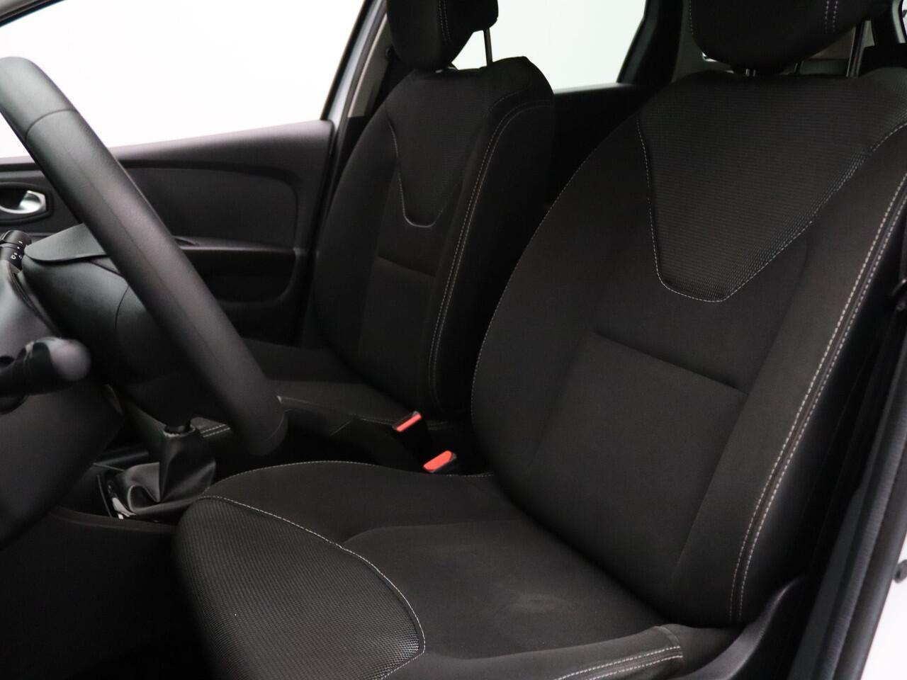 Renault CLIO Estate 90pk TCe Zen Airco | Cruise | Carplay | Parkeersens. achter | Trekhaak