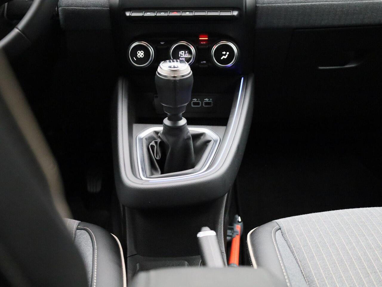 Renault CLIO 1.0 TCe 90Pk techno | Achteruitrijcamera | Android & Apple Carplay | Cruise & Climate Control | Navigatie | Keyless Entry