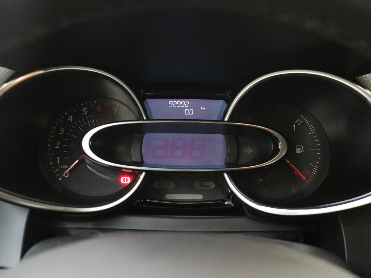 Renault CLIO 0.9 TCe Limited | Navigatie