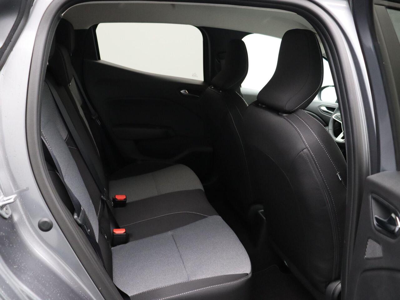 Renault CLIO E-Tech Full Hybrid 145pk evolution | Airco | Cruise control | Apple carplay / Android auto | Vierseizoenbanden |