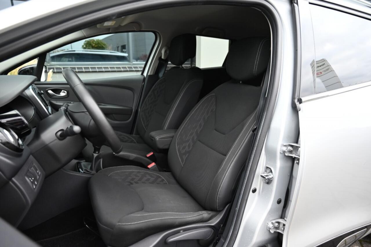 Renault CLIO Estate Limited Cruise Navi PDC