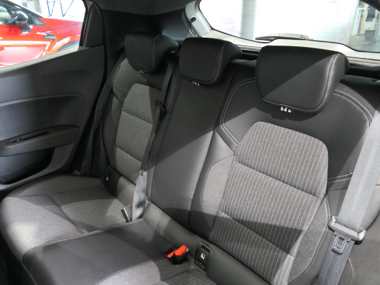 Renault CLIO 1.0 TCe 90 Techno *DEALER ONDERHOUDEN* *17" LMV + Groot scherm!* - Camera, allseasons, volledig digitaal instrumentenpaneel