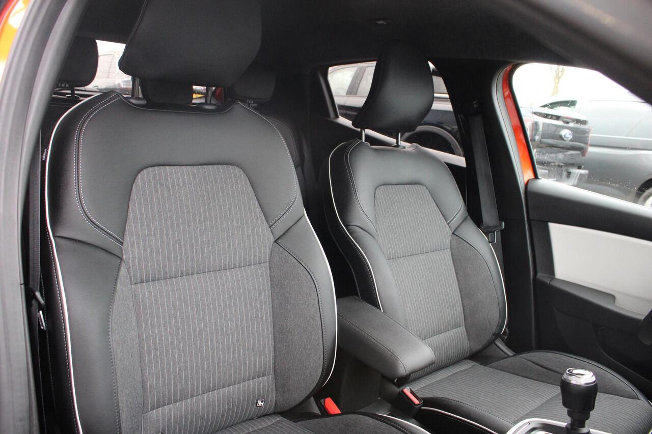 Renault CLIO 1.0 TCe 90 Techno | Stoel + Stuurverwarming | Climate Control | Cruise Control | Navigatie | Lichtmetalen Velgen | Parkeersensoren Achter |