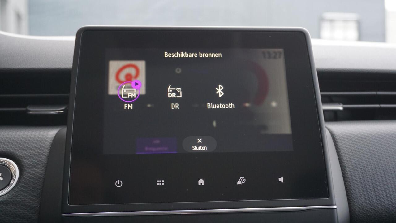 Renault CLIO 1.3 131PK TCe Automaat Intens 5Drs LED Navi Stoelverwarming A-Camera 16inch LM *NL auto* 37609km!