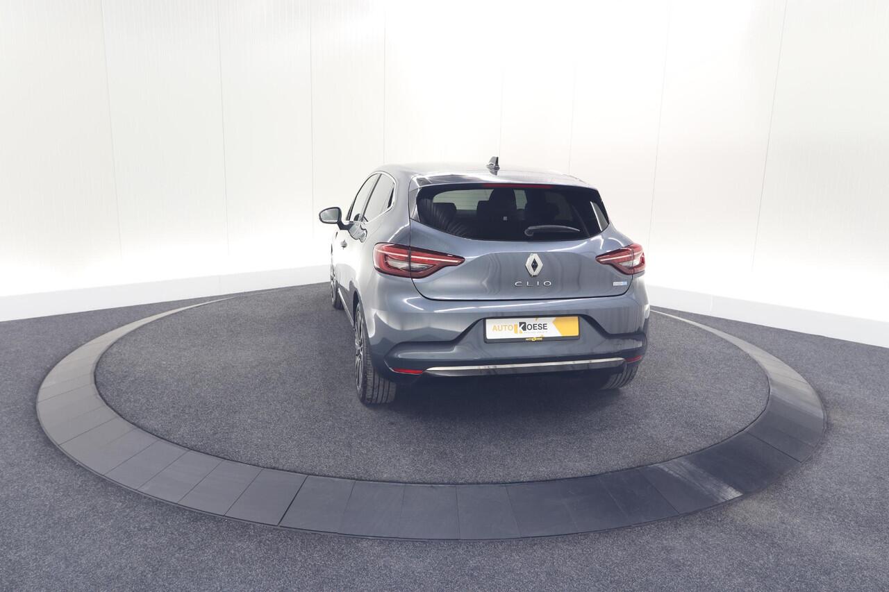 Renault CLIO 1.6 E-Tech Hybrid 140 Initiale Paris | Trekhaak | Rondom Camerazicht | Adaptieve Cruise Control | Stoelverwarming