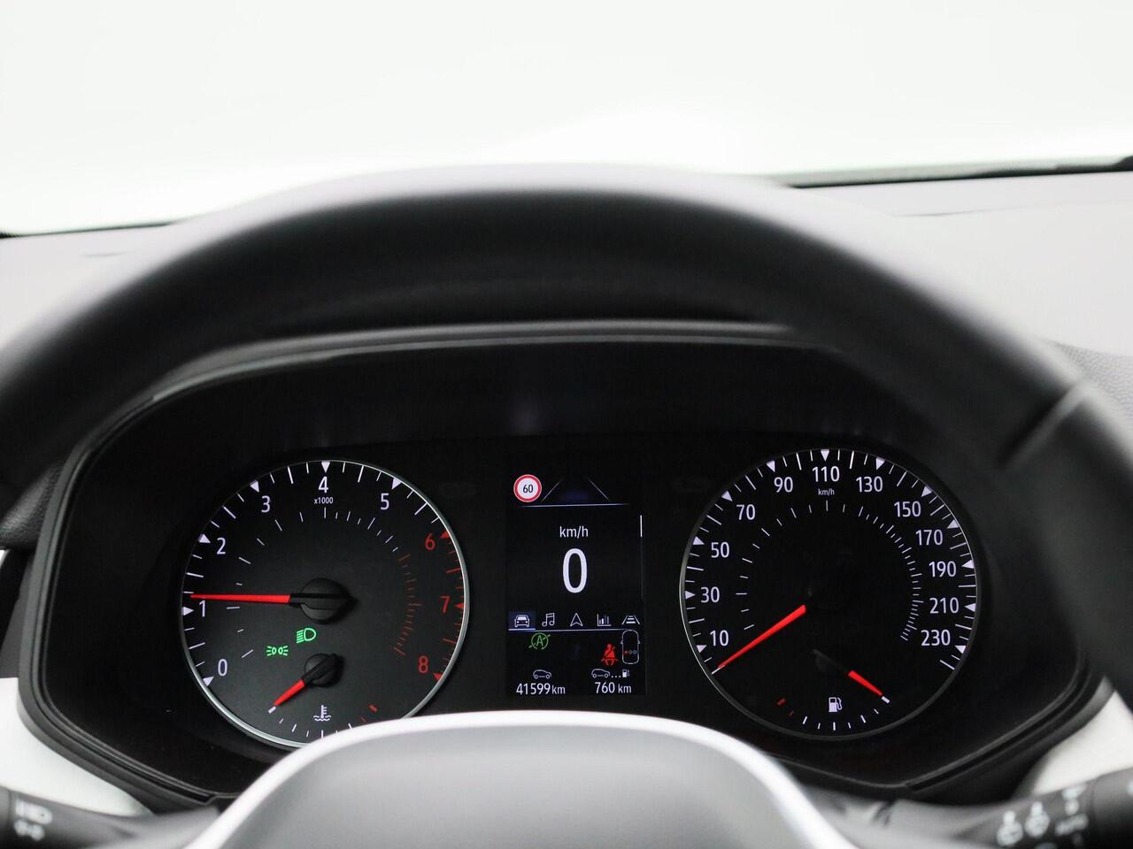 Renault CLIO 1.0 TCe 90Pk Evolution | Navigatie | Apple & Android Carplay | Parkeersensoren | Airco | Lichtmetalen Velgen | Privacy Glass | Bluetooth | Regen- en Lichtsensor |