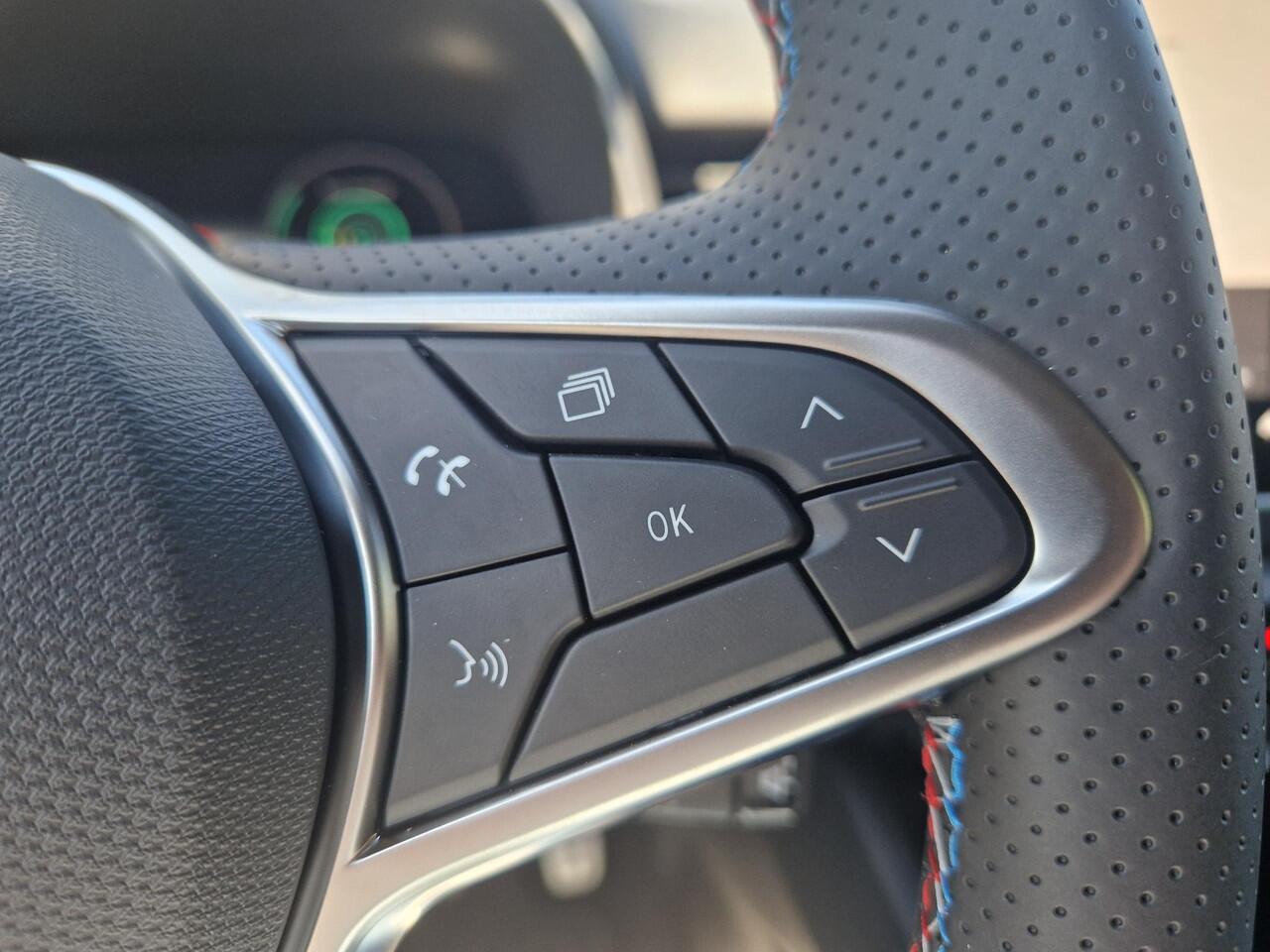 Renault CLIO 1.0 TCe 90 GPF esprit Alpine / Bose Premium Audio / Adaptief Cruise Control / Apple Carplay & Android Auto / Navigatie / Dode Hoek Detectie / Climate Control /